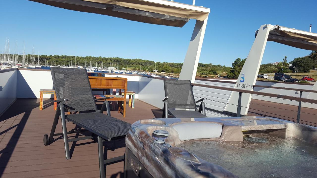 House Boat - Floating House Sofia Hotel Pula Buitenkant foto