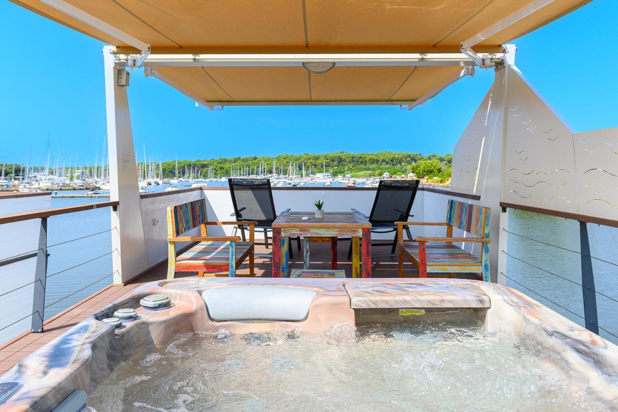 House Boat - Floating House Sofia Hotel Pula Buitenkant foto